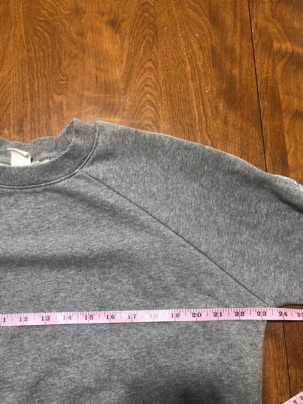Vans I Love My Vans Arm Stripe Crewneck Grey Sweatshirt Crop Women's Medium - Picture 4 of 6